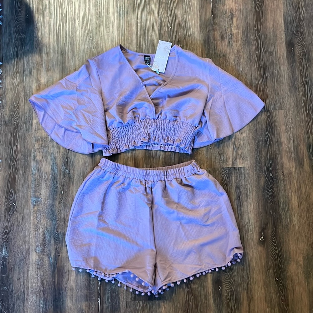 Beautiful boutique lavender 2 piece outfit! NWT!